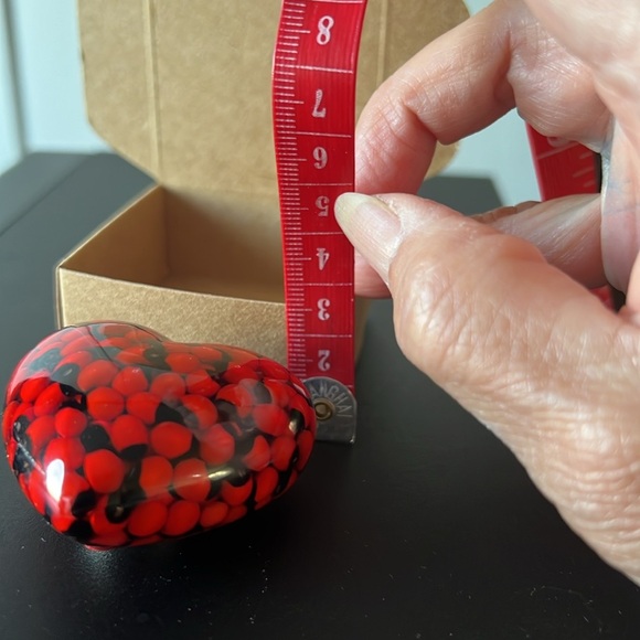 NWOT 🆕 Huayruros 3D Heart-Shaped Decor Accent, with magnet. - Picture 5 of 9